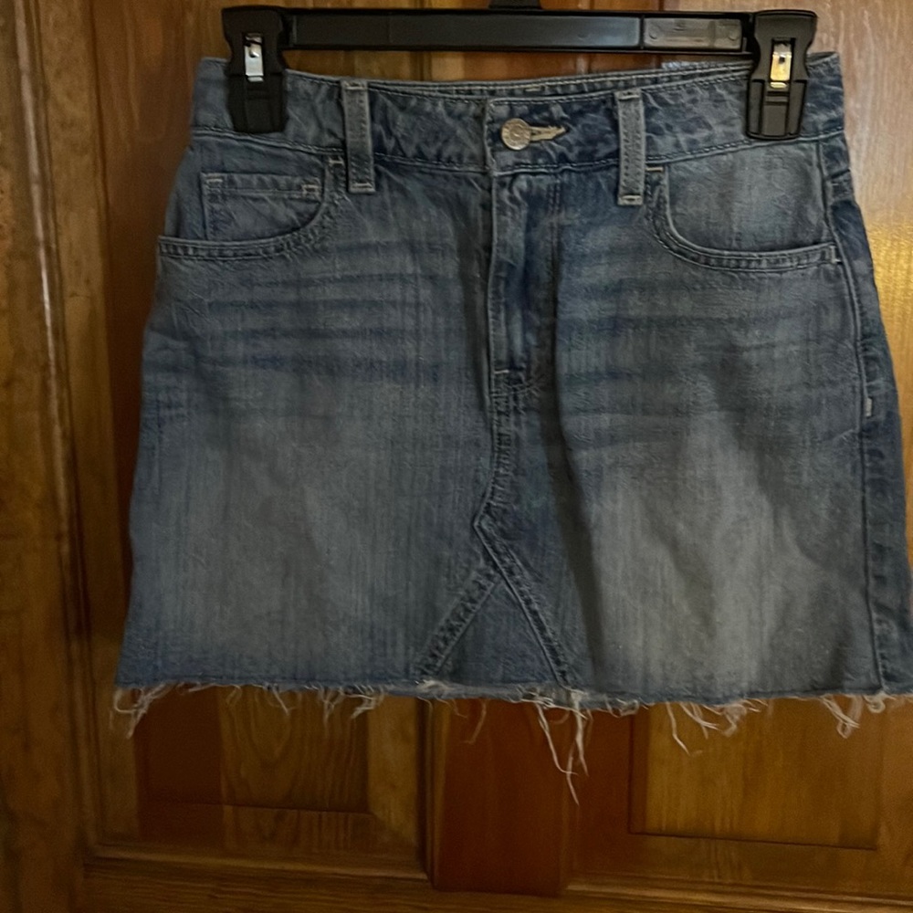Hollister Denim Skirt size 1. EUC very cute. Light wash